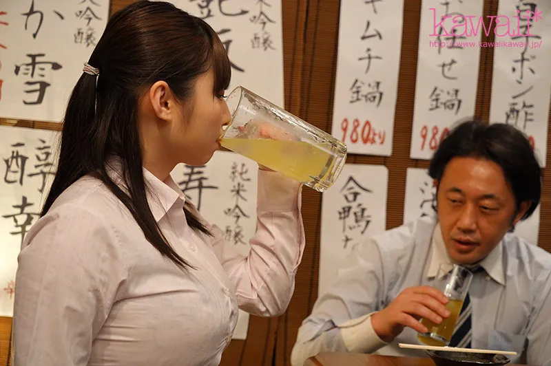 泥●してヘラヘラした新人巨乳OLと上司がホテルのミスに装った相部屋で出勤直前までひたすらハメ狂い 水原みその