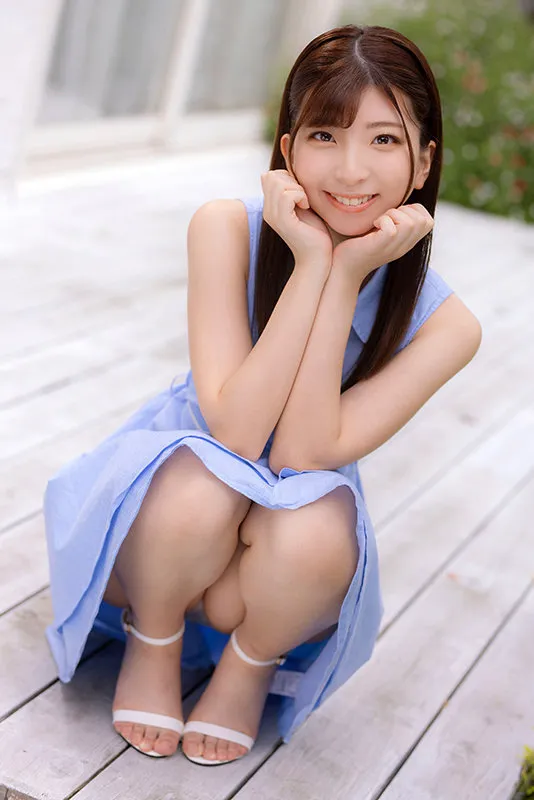 「中●生の頃からAV女優になるのが本当に夢だったんです」19歳 新人 現役女子大生 七咲みいろ AVデビュー たくさんの人に愛される女優を目指し自分を磨き続けた絶品クビレ美少女