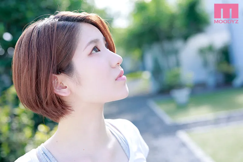 新人 1度ハメたらもう一度ハメたくなる！ 自然体なのにAV男優でさえ仕事を忘れるSEXの天才！AV DEBUT 奏美りおん