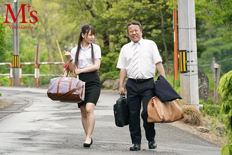 出張先のひなびた温泉旅館で新卒女子社員とまさかの相部屋逆NTR 特別編 彼女のもの凄い腰使いに何度も何度も中出しさせられてしまった私 初川みなみ