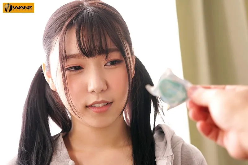 コンドームが破れてまさかの生ハメ!超加速するピストンで何度も中出し! さつき芽衣