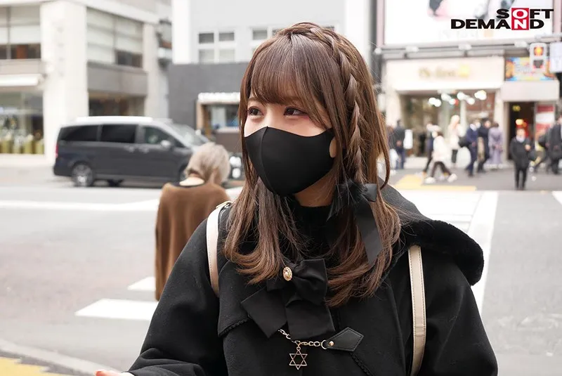 AV初出演!マジックミラー号緊急出張!「どんなエッチをするの?」竹●通りを歩く地雷メイク女子を脱がせてみたら何ともヤラしい雪肌モチモチFカップ(しかもピンク乳首)素顔のエッチも見たくって ミラー号下車後にスッピンおかわり2回戦まで撮れちゃいました! まゆ