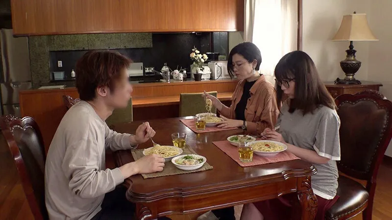 瓶底眼鏡を外すと何も見えない妹に… 吉根ゆりあ