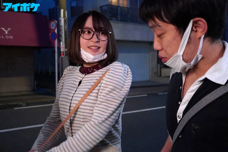 バイト場の口うるさくて大嫌いな先輩オタク女子を脱がしたら… ぷるんぷるん巨乳おっぱいボディで、僕は理性をなくし雪崩れ込むようにむしゃぶり突いた… 梓ヒカリ