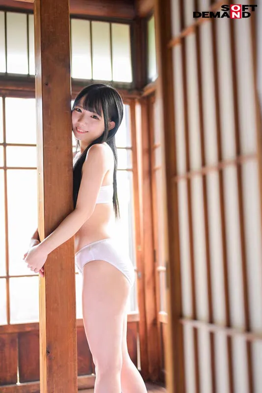 まっすぐ無邪気、エッチに貪欲。背伸びがしたい芋ひよこ女子 南日菜乃AVDEBUT