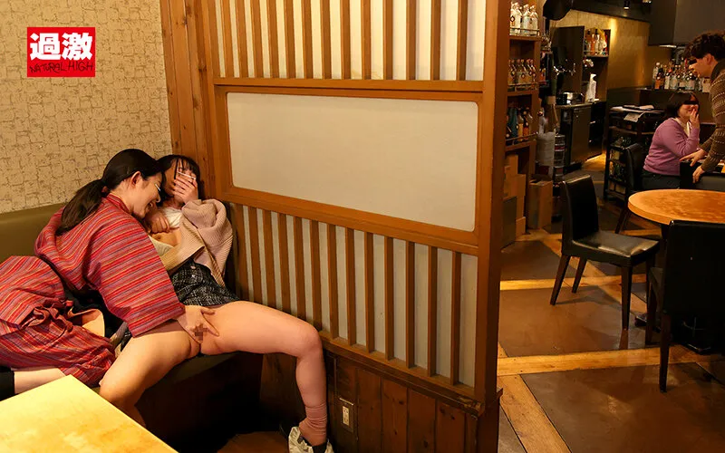 営業中の居酒屋でレズ店員にベロベロにさせられてこっそり手マンでお漏らしイキしまくる敏感女
