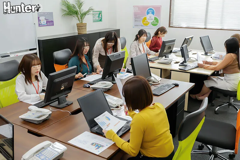 ボクのチ○ポは大盛況で女子社員がお昼休みに大行列！2 女子だらけの会社に男は清掃員のボク1人！昼休みは順番待ちしてまでボクのチ○ポをハメに…