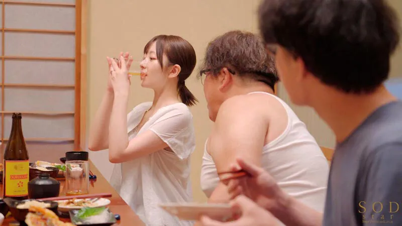 限界集落に赴任した看護師は性欲異常な島民の子種を毎日子宮で受胎している。 青空ひかり