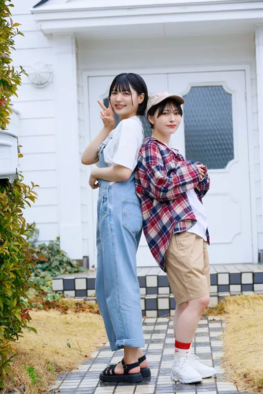ボーイッシュ女子逆3P！男友達みたいな黒髪ショートの幼馴染から常に乳首責めとベロチューの同時攻撃でヤられまくった1泊2日。小松本果 虹村ゆみ
