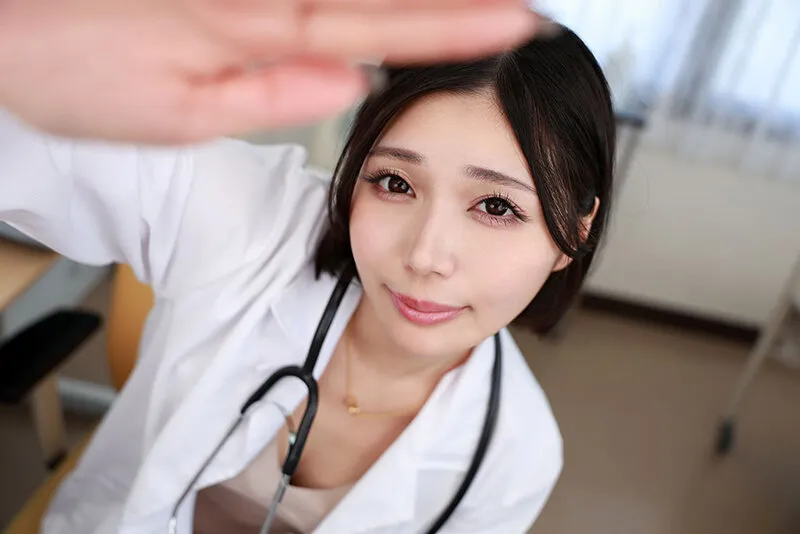 【VR】ド淫乱な保健室の先生と淫らな生性交を繰り返す教師が急増中 真野祈