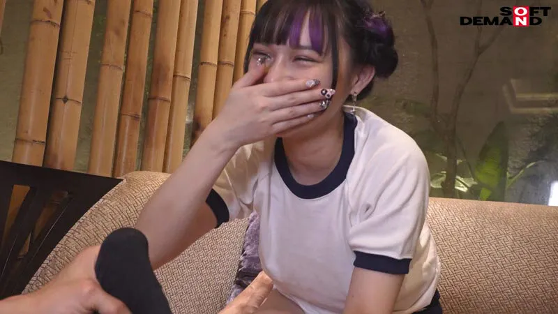 こんな顔してえっっっぐいアクメするほどデカチン狂でした。総fw60万人の台湾美少女が、デカチン日本代表3名と乱れ逝き！ 小さいマ●コの膣穴いっぱいにチ○ポが入り込む激ピストンにも、感謝が止まらない！！ 大絶頂‘謝謝セックス’ 齋齋いつき