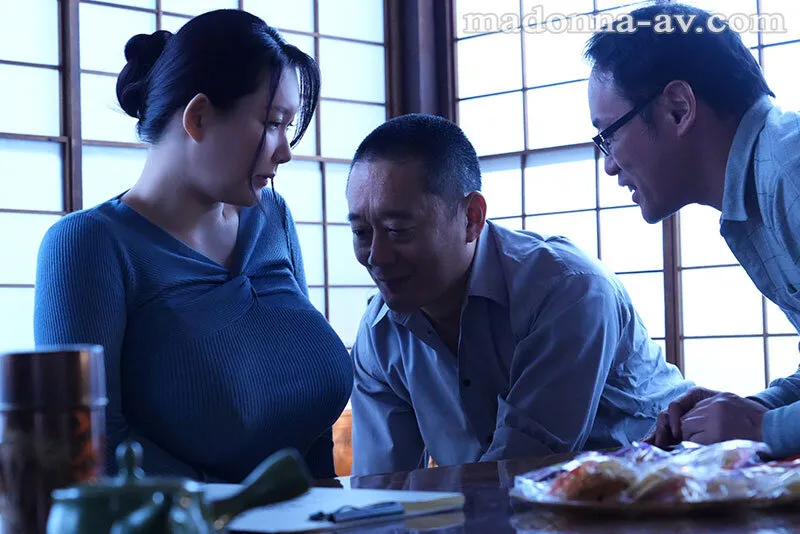 町内会の乳オナホにされた人妻 ～Nカップを躾ける中年オヤジの輪●集会～ 城ヶ崎百瀬