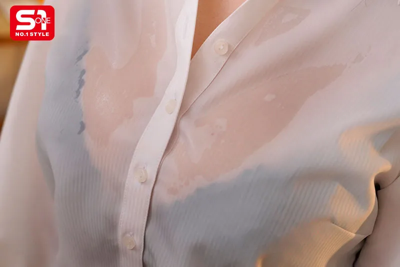 大きな谷間とゆるゆるのキャミソールからモロ見えする乳輪に、俺の理性崩壊。終電なくなり部下の家に誘われた夜の無防備誘惑NTR 南沢海香