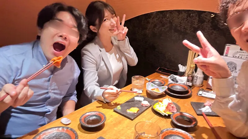 ノリの良い大学の同期は僕らのオナペットちゃん みんなで仲良くパコってます！ 同窓会で再会してエッチに盛り上がっちゃいました
