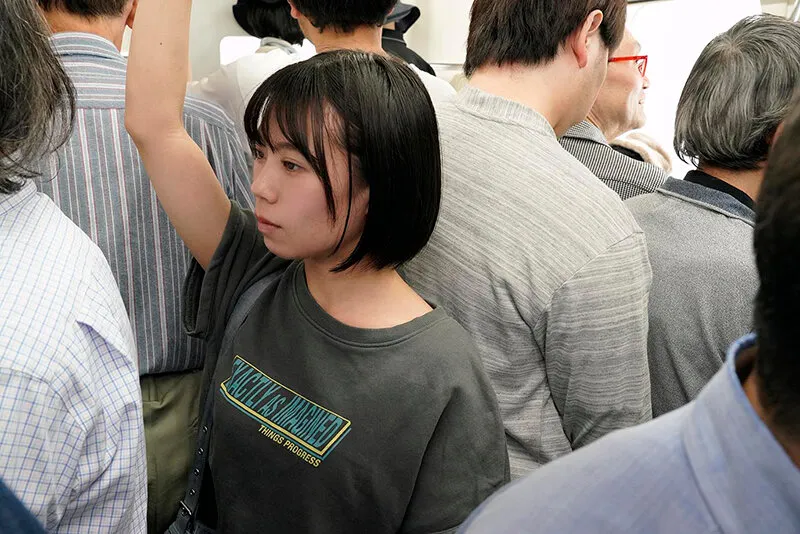 完全着衣内アングル！先端が自在に動くファイバースコープで敏感な乳首を責められ恥ずかしがりながらも感じてしまう私服小柄ちっぱい美少女 雨宮あや花