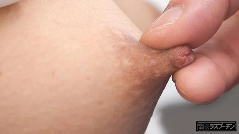 超接写！触れるか触れないかの長時間ソフトタッチで乳首の感度を何倍にも上げられる美乳娘3 橘いおり