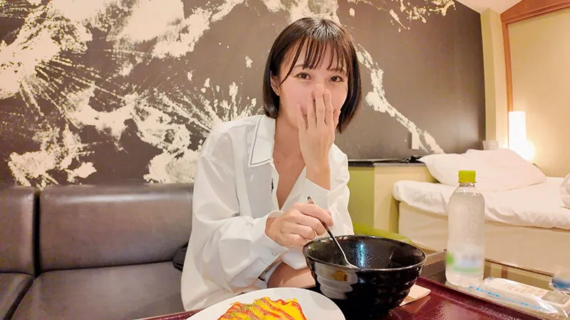ビンカン勃起チクビちゃん 会社では大人しめな文系女子の雨宮あや花にいきなりラブホに誘われたけれど…乳首を触ると一気にメス顔になって甘えてきたので何度も精飲と中出しをした