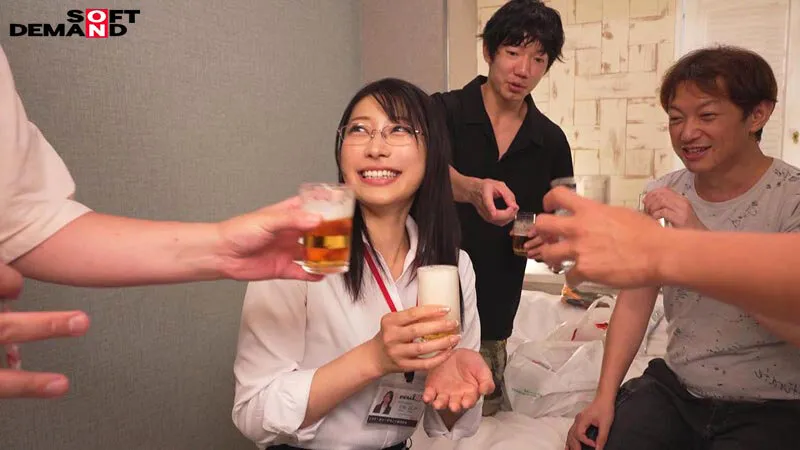 平日の昼間から恐縮ですが、乾杯からの挿入に至りました。in 新宿のラブホ 秘書 守屋よしの
