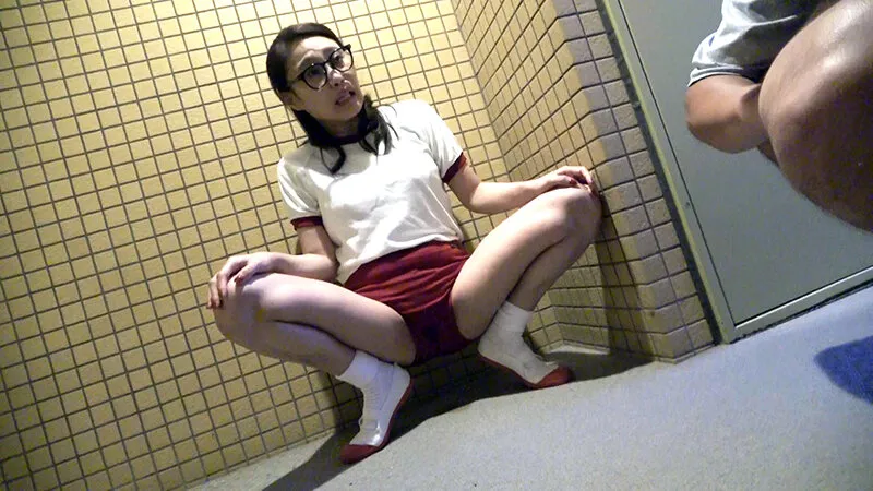 セーラー服熟女失禁羞恥 多田有花