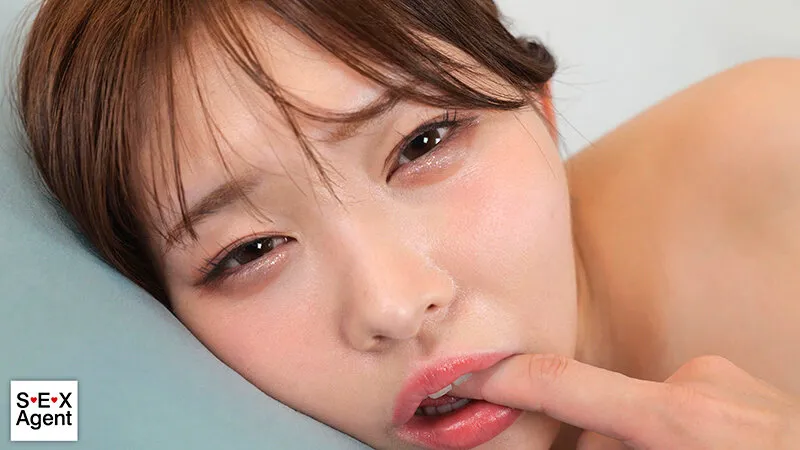 顔で抜く！！顔面ドアップ主観手マン