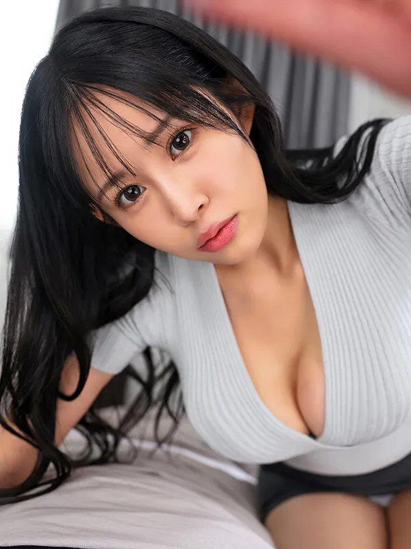 【VR】一人暮らしの僕を心配して隣の奥さんが看病してくれることになり、キスまで3cm距離の密着介抱に勃起がおさまらず「夫には内緒ね…」と接吻口封じからベロキス増し増し杭打ちピストンで何度もヌカれまくった 二羽紗愛