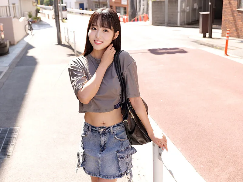 平均年齢22.5歳！！【へそ出しコーデ女子限定】初めてのおへそ観察＆DEEP乳揉み！恥ずかしいけどアヘ吐息を漏れ漏れww へそ出し敏感娘はエチエチ発情しちゃって生ち○ぽだって受け入れちゃう！おへそとバストが綺麗な素人娘4名全員連続中出しSEX収録SP