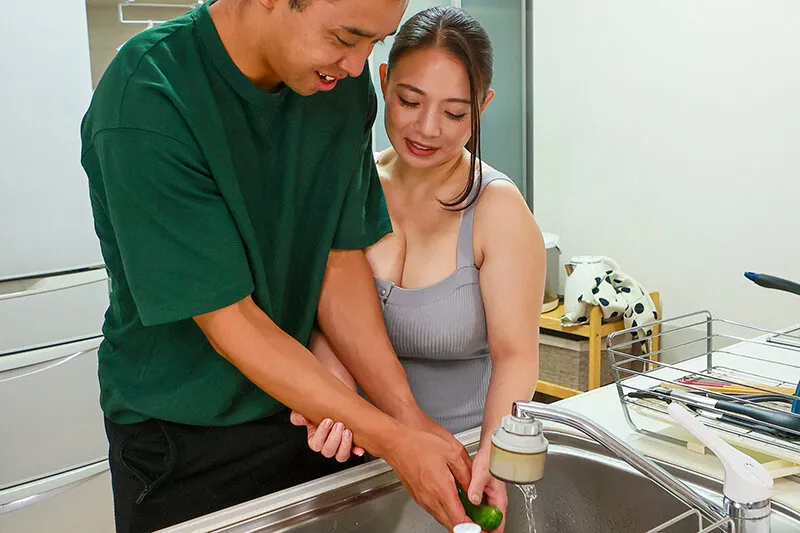 「お前んちの母ちゃんエロすぎだろ！」無防備なモチモチ爆乳ボディで息子の友人を虜にする五十路母 織田真子