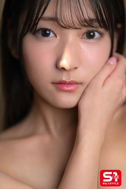 美少女と下品にとろける超濃厚ベロベロチュ~唾液性交 初美なのか