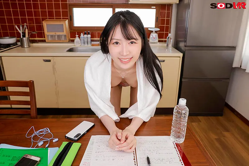 【VR】【8K】親の再婚でできた綺麗すぎる姉。目のやり場に困る無防備な格好でボクの童貞チ●ポはついつい反応してしまう 朝妃りお