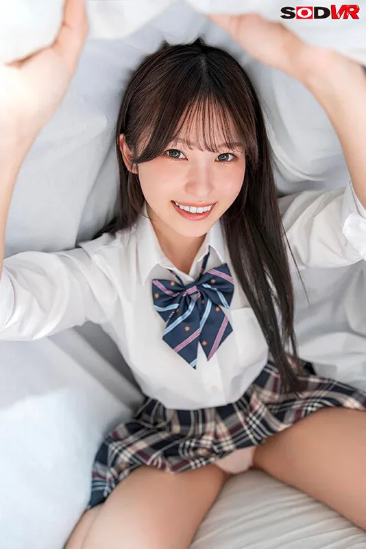 【VR】【8K】修学旅行中に仮病を装い同級生の新川と布団の中で相思相愛イチャイチャセックス 新川空