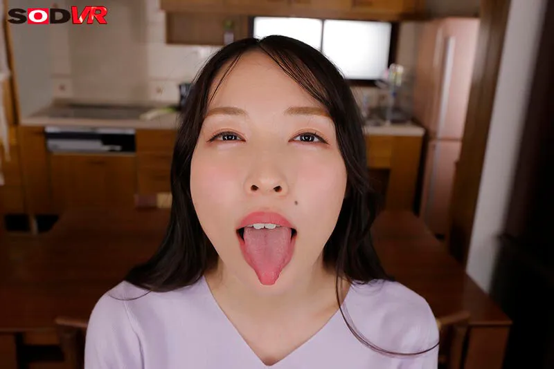 【VR】【8K】玉井晴香 初VR 綺麗すぎる友達のお母さんは、息子ほど歳の離れたチ×ポにも簡単にイカされてしまう‘敏感すぎるオンナ’でした。