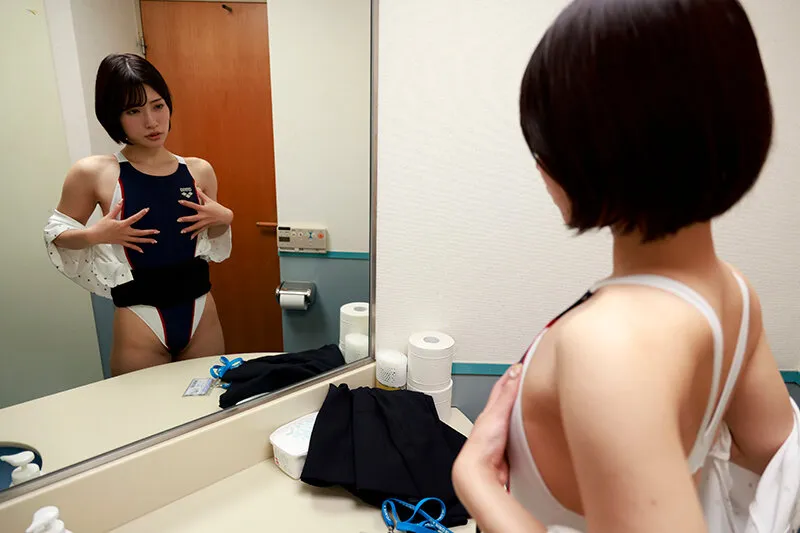「私、競泳水着好きでごめんなさい…」 いつも競泳水着を着て興奮しています 服の下に水着を着て働くOL 宮城りえ