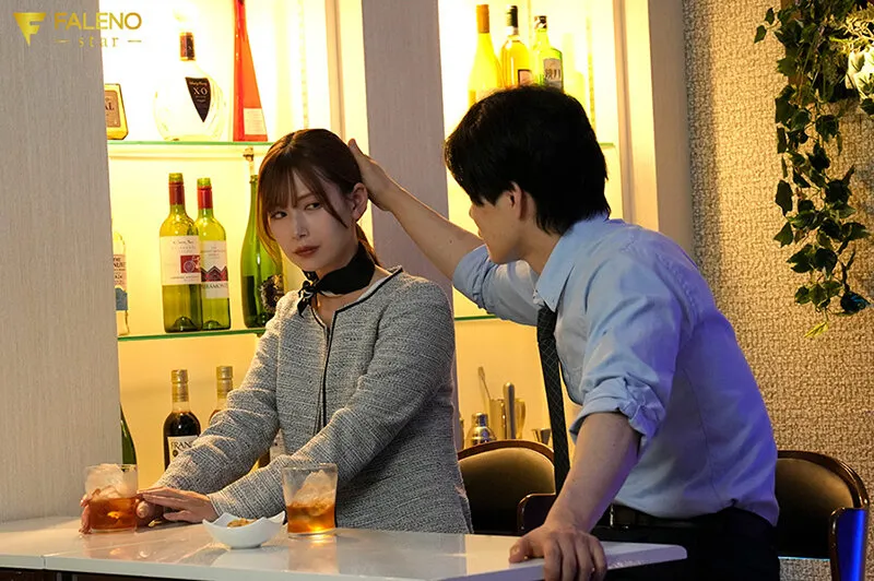 膝をつくのは私。飼い主は新入社員。支配されたい欲望を暴かれた女社長がプライドを捨てる絶頂愛玩セックス堕ち 明里つむぎ
