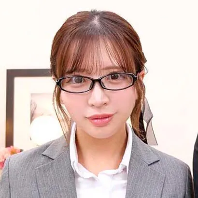 会社の同僚男女が仕事の合間に密着オイルエステでヌルヌル素股に挑戦！