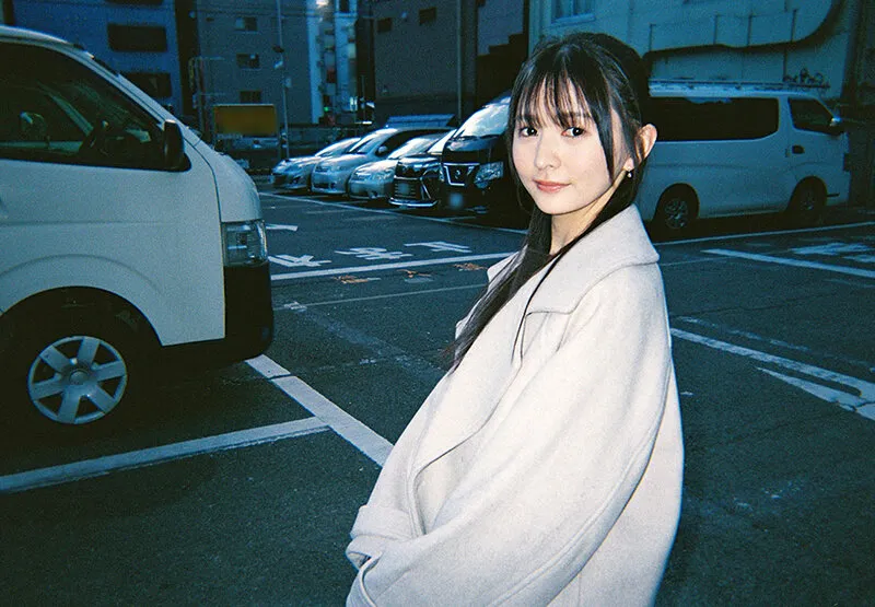 会社で高嶺の華、経理部の幸村泉希さんに打ち合わせと称して誘われて…ラブホに入ったら献身的なフェラをしてきたのでそのまま何度も精飲と中出しをした。