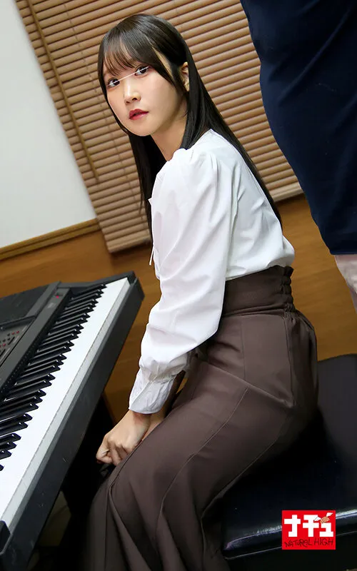 ゲス男に弱みを握られ友達を献上する音大生 いいなり娘を利用した数珠つなぎ女子寮中出し計画