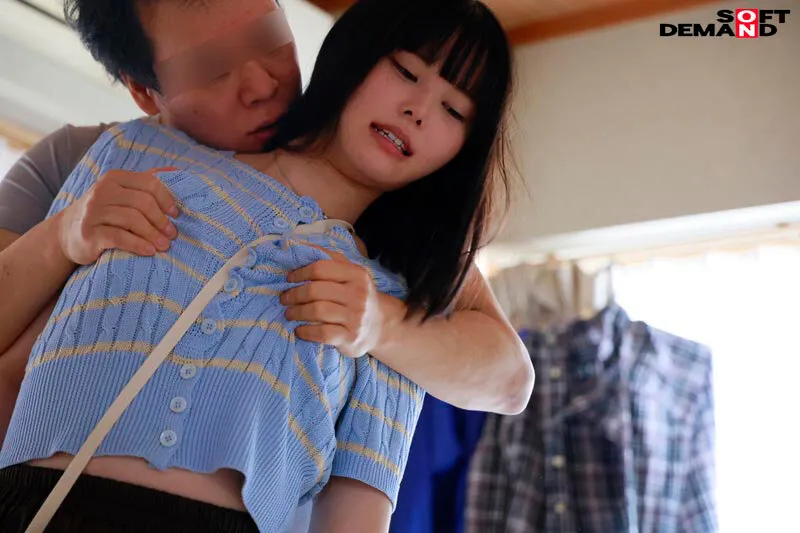 「おじさんに興味がある」と発言したことをキスで後悔 ‘押しに弱い優しい娘’ 天使級にかわいい美少女の笑顔が崩れ キモおじ達にイカされ続けた 18歳 絶頂開発 高星なぎさ