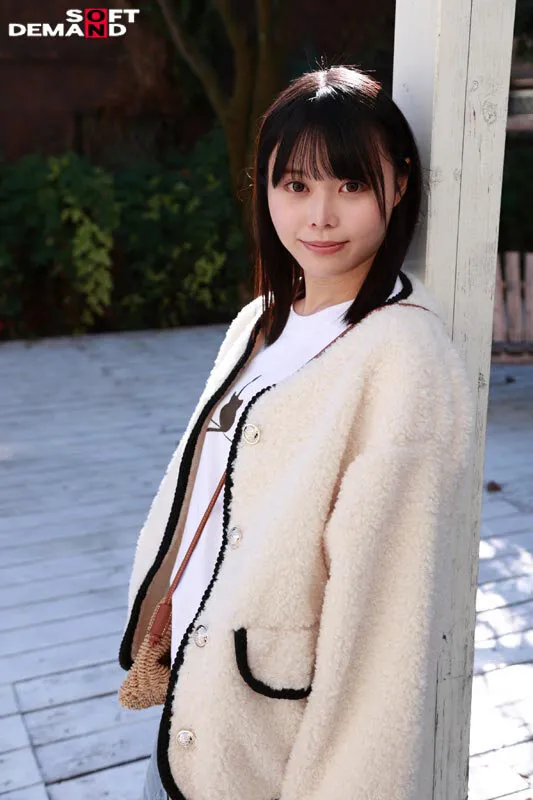 18歳中出し解禁 Z世代の天然系黒髪美少女 高星なぎさ「気になることは全部試してみたい！」初めてのナマでとろける大絶頂