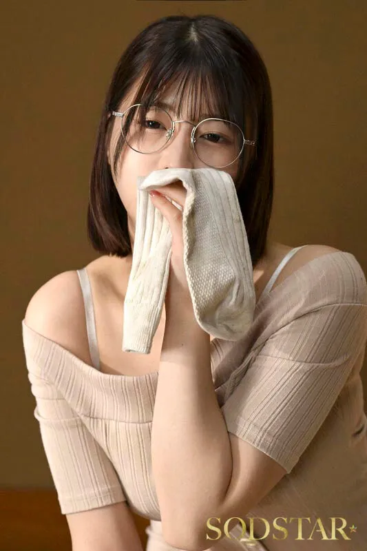 実家に嫁いできた奥さんは俺の家族が男クサさ抜群の性癖ど真ん中だったらしく、家族に忍んで全員とハメまくる絶倫人妻だったのでガテン系一家ファミリークラッシュ！ 唯井まひろ