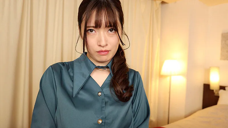 オマ〇コおっぴろげポーズを強要された生意気OLたち