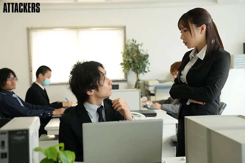 無能な部下にクリトリスを「吸うやつ」で下半身ガクガクになるまでイカされ続けた女上司 海老咲あお