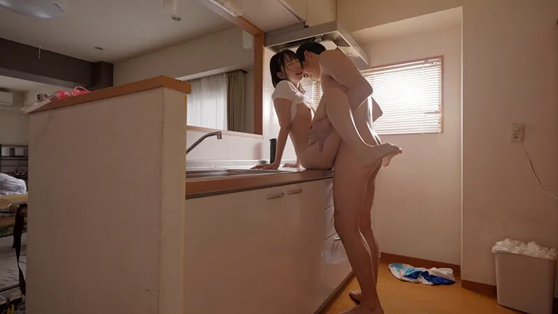 義妹の愛汁たっぷりオナホマ○コから精子が溢れて飛び出るほどズボズボかき混ぜるち○ぽ挿れっぱなし密着中出し 野宮あん