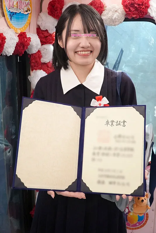 マジックミラー便 3分前まで女子○校生！～2026年～卒業式直後に初めての素股編 顔出し解禁！総勢15人全員SEXスペシャル！ギンギンに勃起したち○ぽを赤面まんコキ！恥じらいながらも濡れてしまった10代うぶオマ○コにヌルっと挿入で激イキ絶頂！！2枚組10時間！！