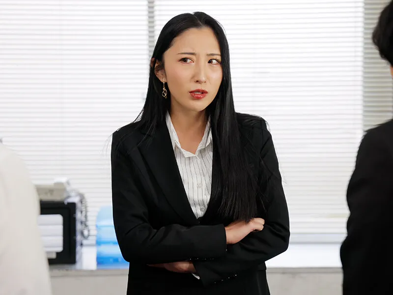 世界一おしっこ飲ませるのが大好きなドSな女上司の聖水調教 デカ尻顔面騎乗飲尿クンニで再教育プログラム 北野未奈