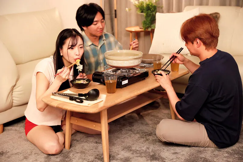 寝ても覚めても僕の顔面の上で剛毛マ〇コを舐めさせイキ狂う友達のお母さん 鈴木真夕