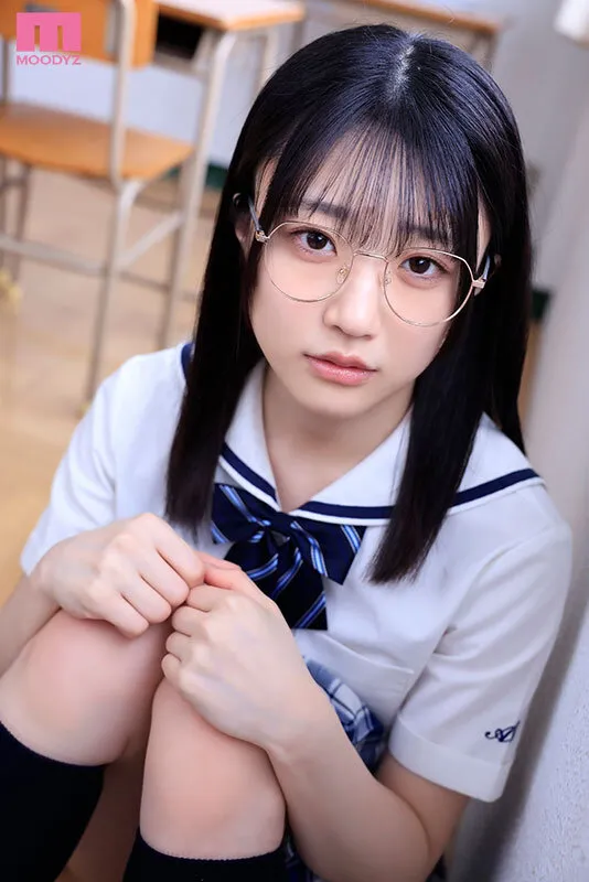 いつもボッチの地味っ子文学少女は都合のイイぼくら専用のザーメンシャワーオナペット 輝星きら