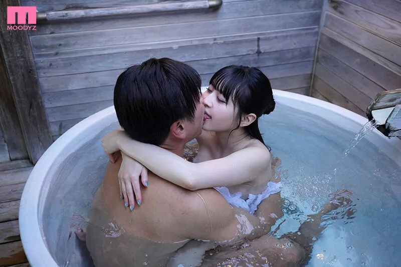 【最高の愛人と湯けむり不倫旅行】耳元囁きおねだり淫語に身も心もチ●ポも溶かされ何度も中出ししまくった一泊二日の温泉旅。 白岩冬萌