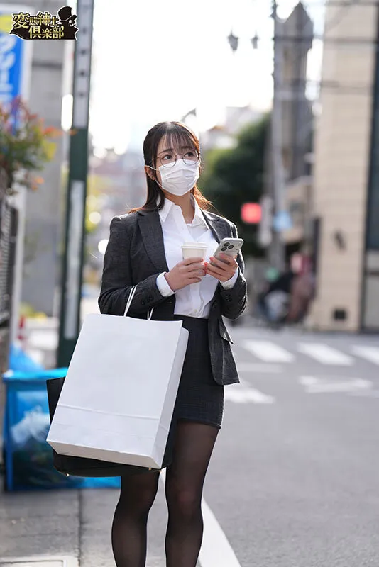 尾行盗撮地味メガネ巨乳毒盛り孕ませ●姦