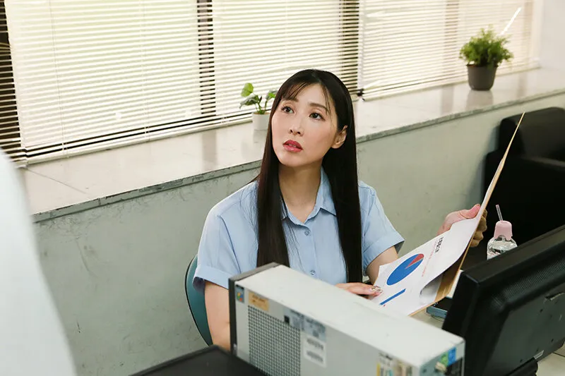 会社の女上司がデリヘルで働いていたので弱みにつけこみ本●（20）～不動産会社の和風エロス美人課長38歳 藤咲紫