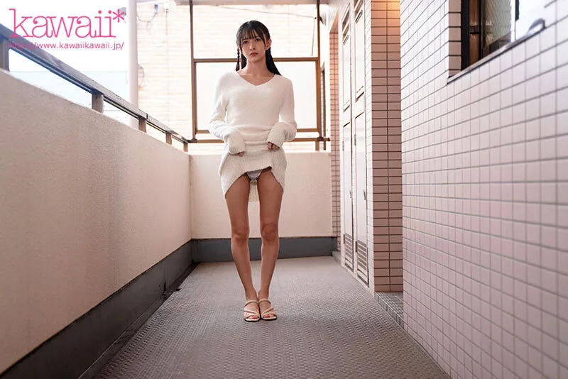 不愛想な隣人女子大生が、廊下で無愛想にパンツを見せつけてきますが…ムラムラしてんの？ 幸村泉希